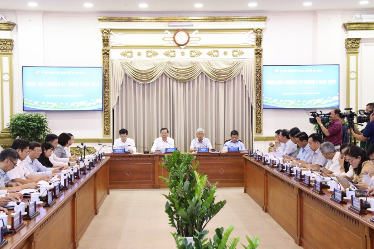 UBND TP. Hồ Chí Minh tổ chức phiên họp thường kỳ về tình hình kinh tế - xã hội tháng 7/2024, chiều 1/8