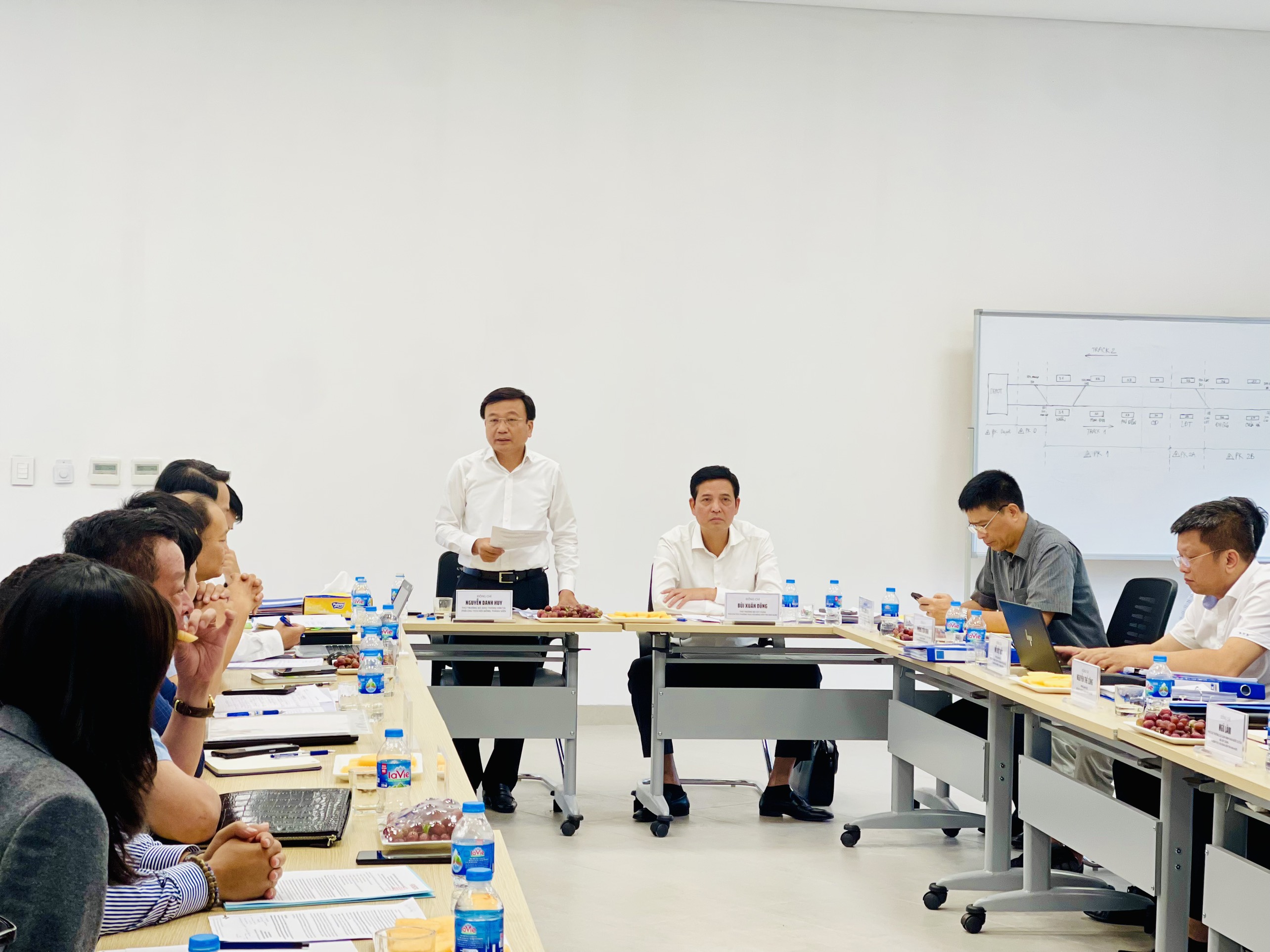 Hội đồng chấp thuận nghiệm thu có điều kiện đối với đoạn tuyến trên cao công trình đường sắt Nhổn - ga Hà Nội.