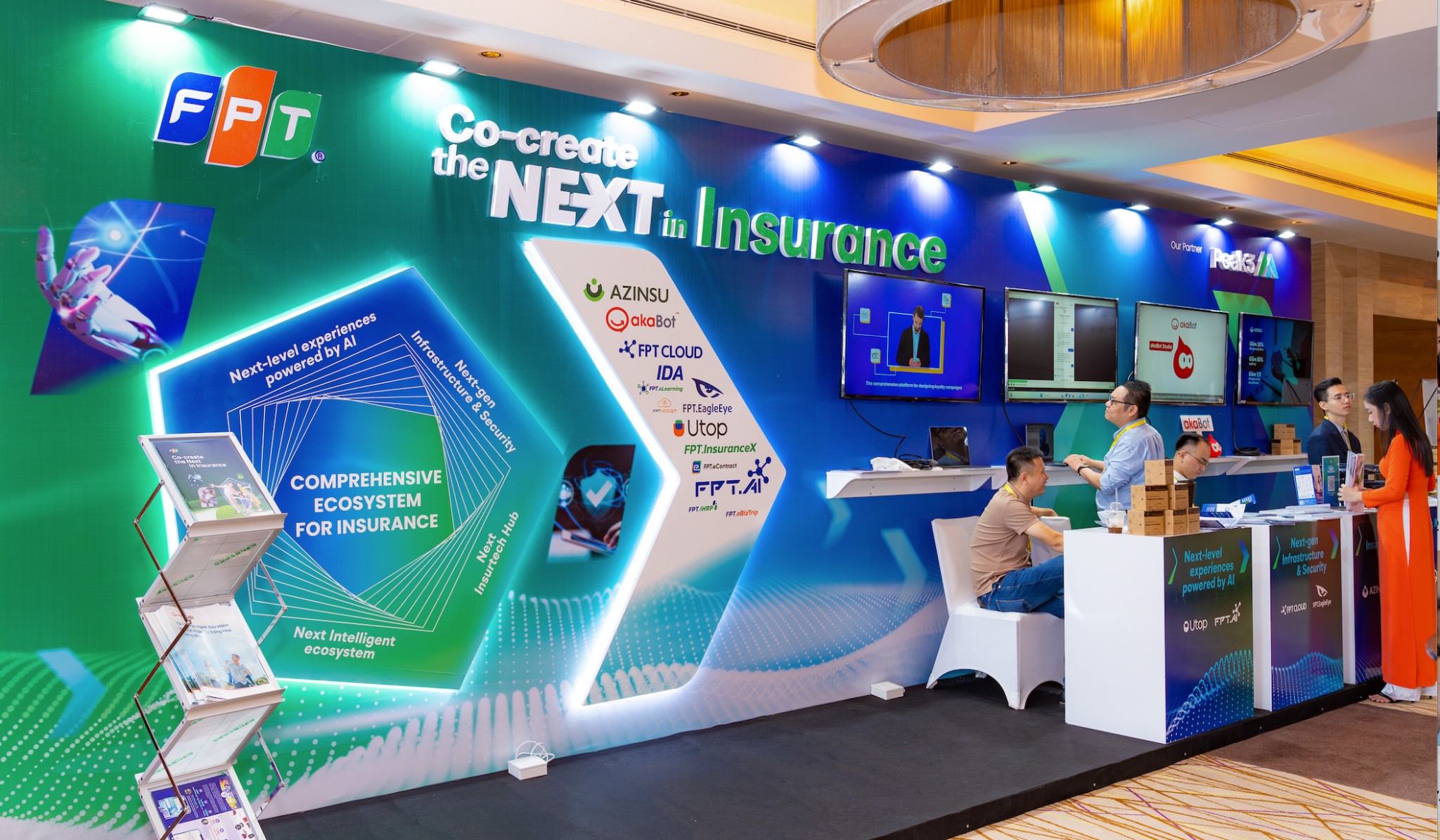 Triển lãm công nghệ Co-create the Next in Insurance của FPT.
