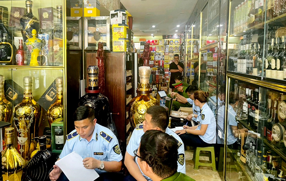 Khoảng 80% lượng rượu tiêu thụ trên thị trường nhưng không quản lý được chất lượng, lại gây thất thu thuế.