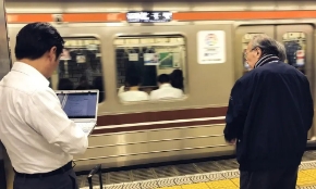 Người lao động Nhật Bản bị karoshi chủ yếu chết do tự tử trong các sự cố liên quan đến căng thẳng và quấy rối nơi làm việc.