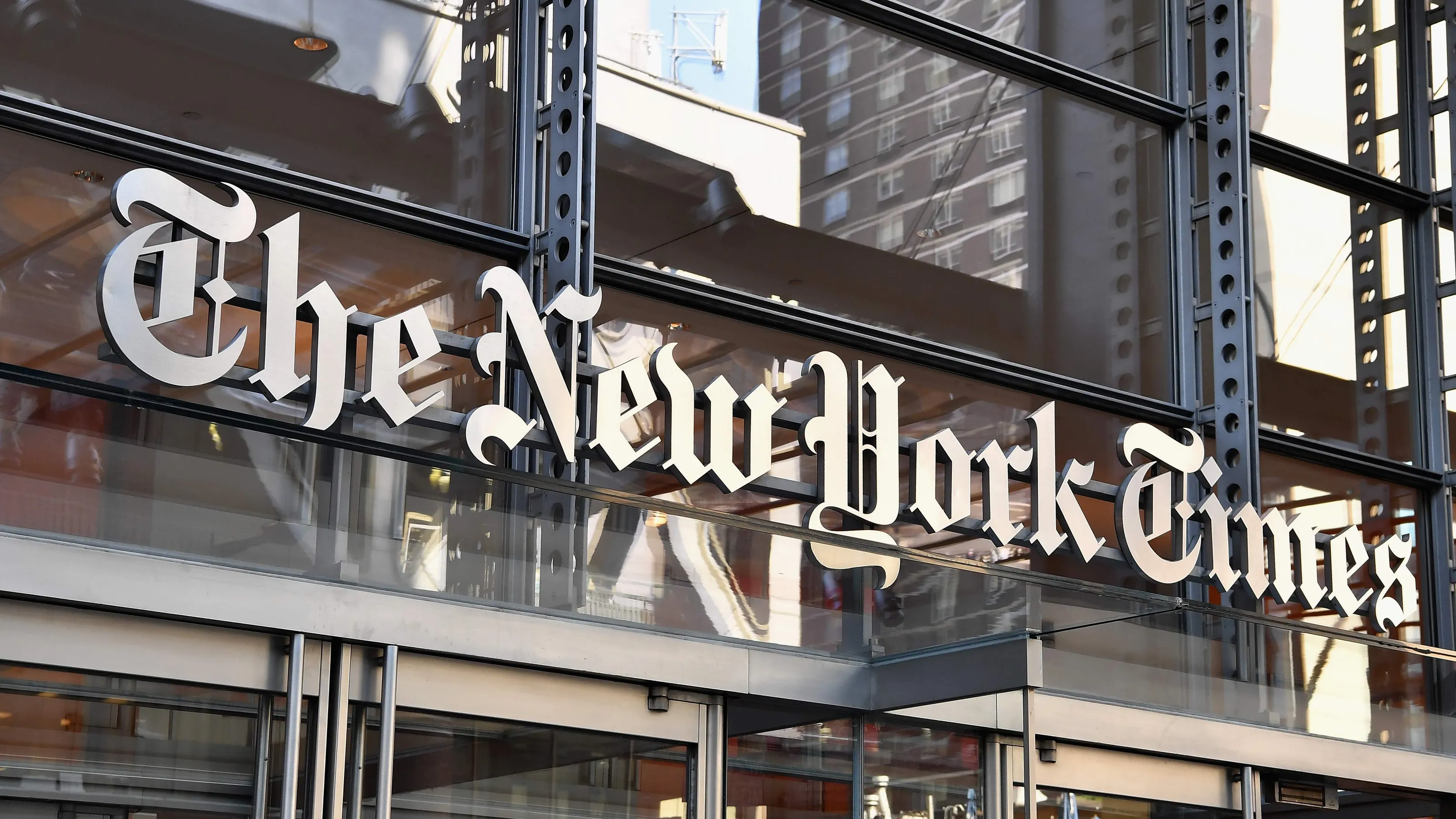 Trang tin phản đối mạnh mẽ nhất chính là The New York Times với cáo buộc sử dụng dữ liệu bất hợp pháp.