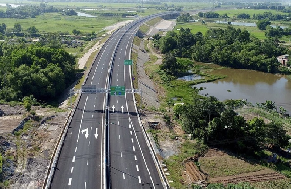 Đoạn tuyến cao tốc La Sơn - Túy Loan đã hoàn thành giai đoạn 1 được đưa vào sử dụng từ năm 2022.