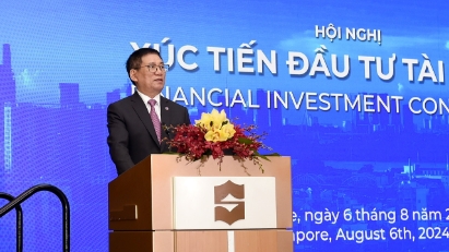 Finance Minister Ho Duc Phoc calls on Singaporeans to invest in Vietnam's stock market