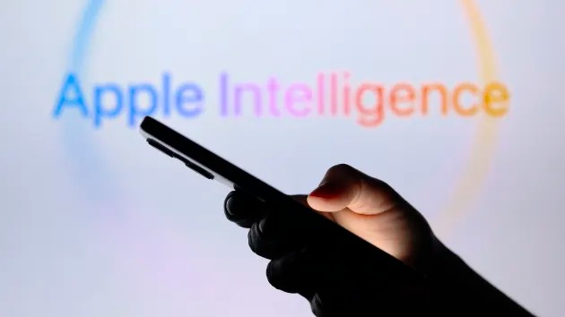 Apple Intelligence l&agrave; bộ t&iacute;nh năng AI mới của Apple, dự kiến ra mắt c&ugrave;ng với iOS 18.1, iPadOS 18.1 v&agrave; macOS Sequoia 15.1 v&agrave;o cuối năm nay.