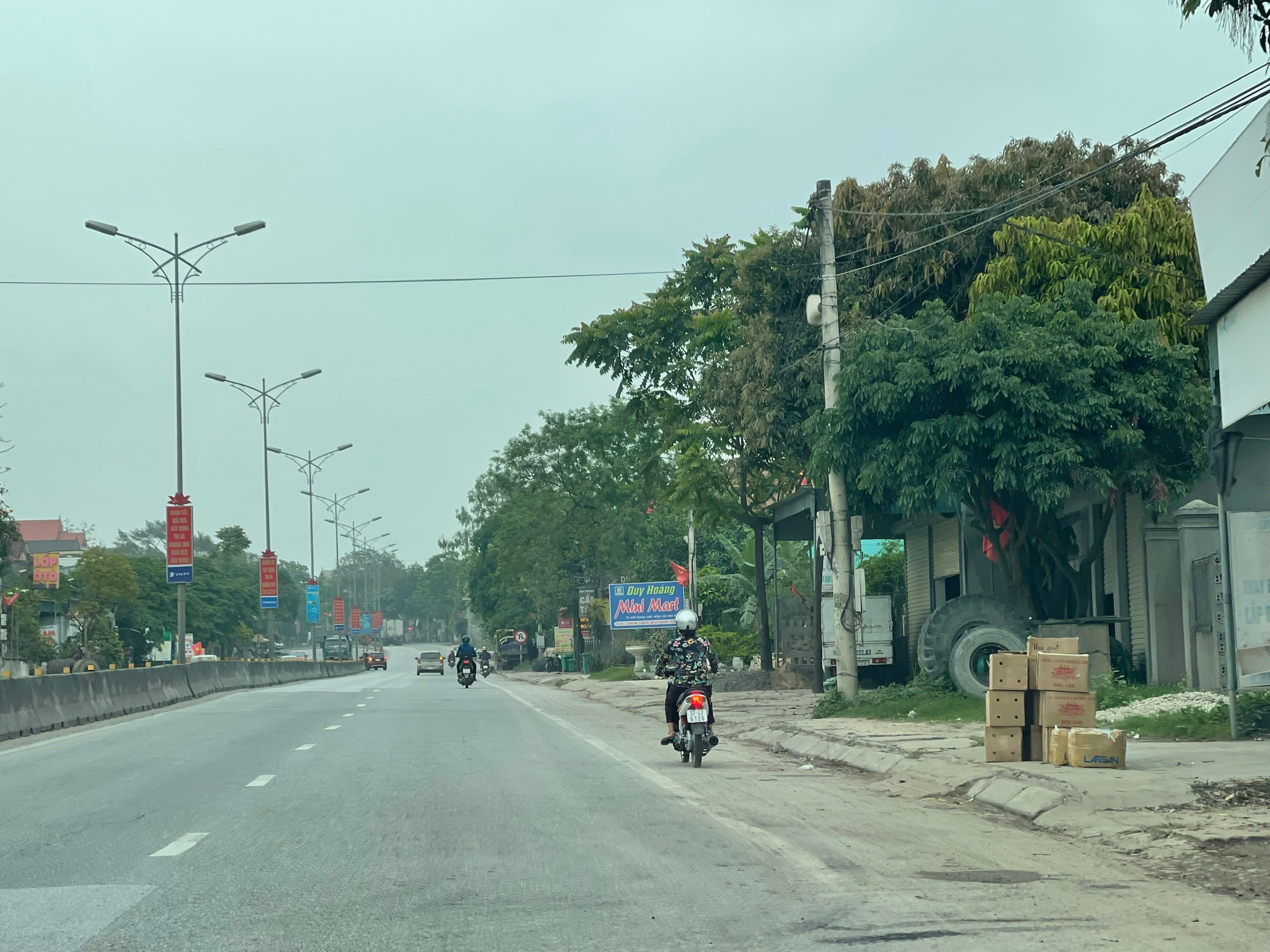 Quốc lộ 1A đoạn qua phường Quỳnh Xuân, thị xã Hoàng Mai. Ảnh: Tiến Đông