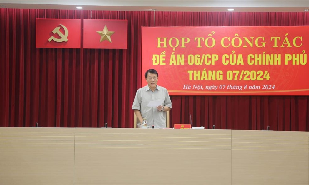 Bộ trưởng Bộ Công an Thượng tướng Lương Tam Quang, Tổ trưởng Tổ công tác triển khai Đề án 06 chủ trì buổi họp, chiều 7/8.