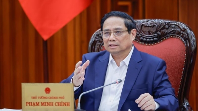 Removal of knots in legal documents needed to boost development: PM