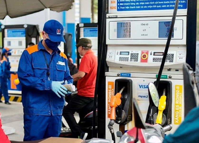 Giá xăng dầu giảm mạnh từ chiều 8/8/2024, xăng RON95-III hiện ở mức 21.673 đồng/lít; xăng E5RON92 là 20.715 đồng/lít.