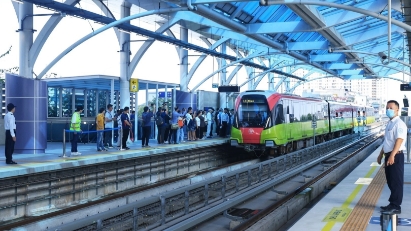 Elevated section of Nhon-Hanoi Station metro line starts commercial operation