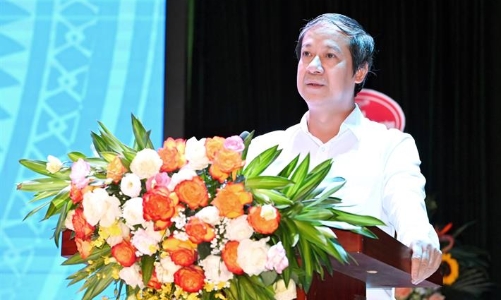 “Thách thức cạnh tranh trên phạm vi toàn cầu đối với giáo dục đại học”