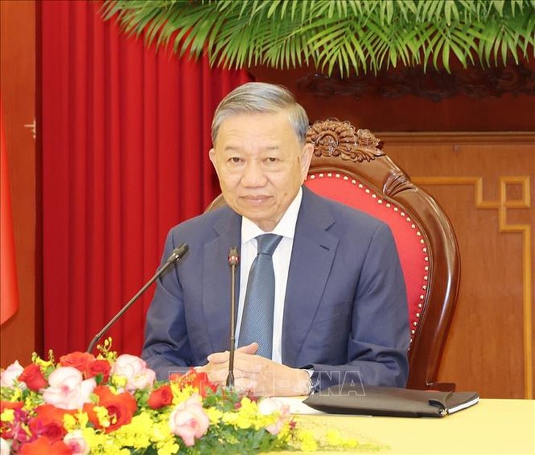Vietnamese, Russian leaders hold phone talks