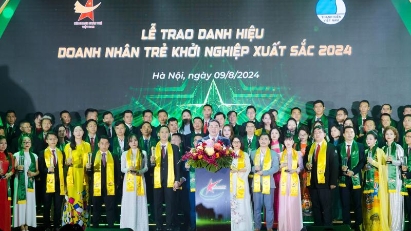 Young entrepreneurs honored for outstanding startup results