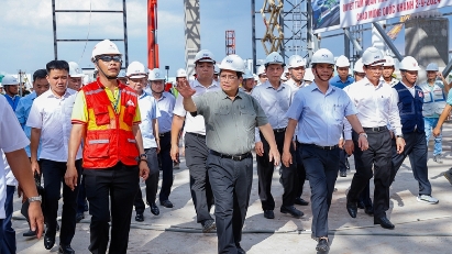 PM asks to complete T3 project of Tan Son Nhat airport in April, 2025