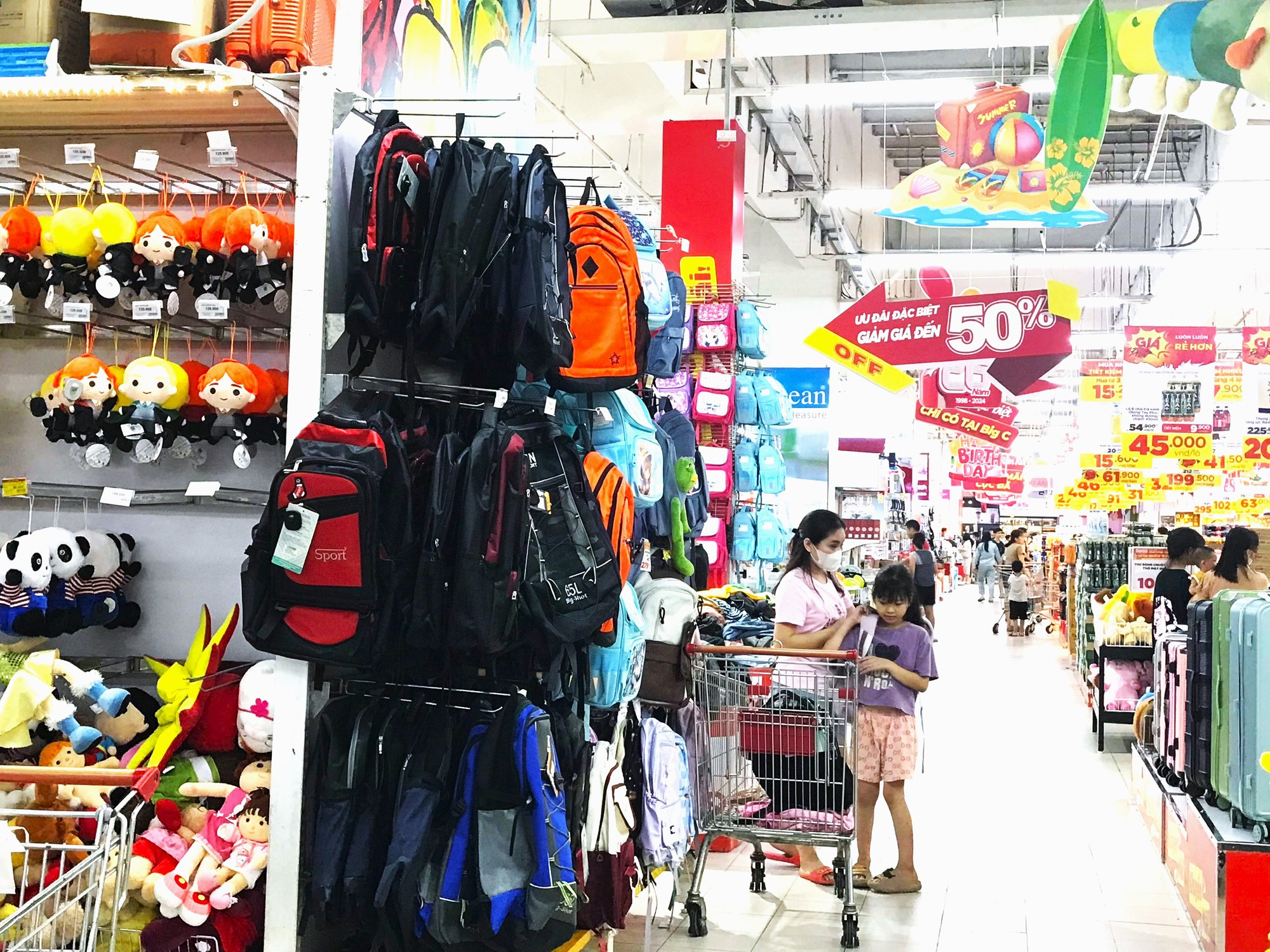 Hiện giá cả hàng hóa các mặt hàng tiêu dùng thiết yếu tại hệ thống các siêu thị vẫn ổn định, không biến động đáng kể so với trước thời điểm ngày 1/7.