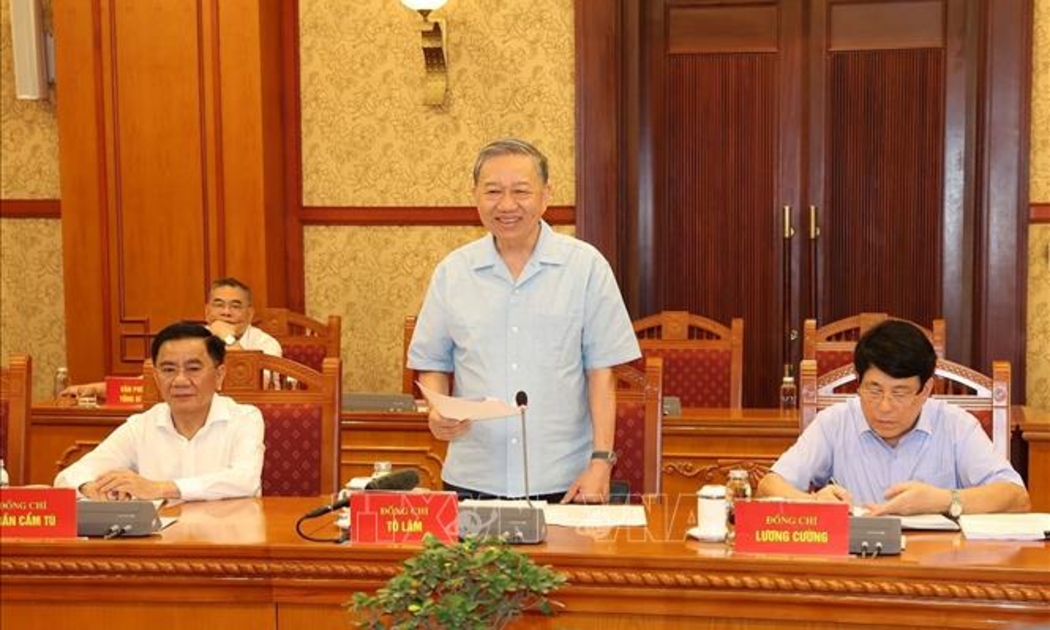 Theo Tổng Bí thư, Chủ tịch nước Tô Lâm tại cuộc họp - Ảnh: VGP