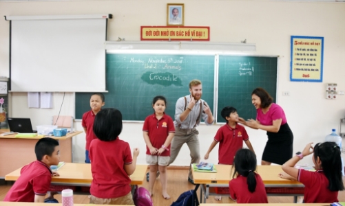 Góp ý về việc dạy và học bằng tiếng nước ngoài trong các cơ sở giáo dục