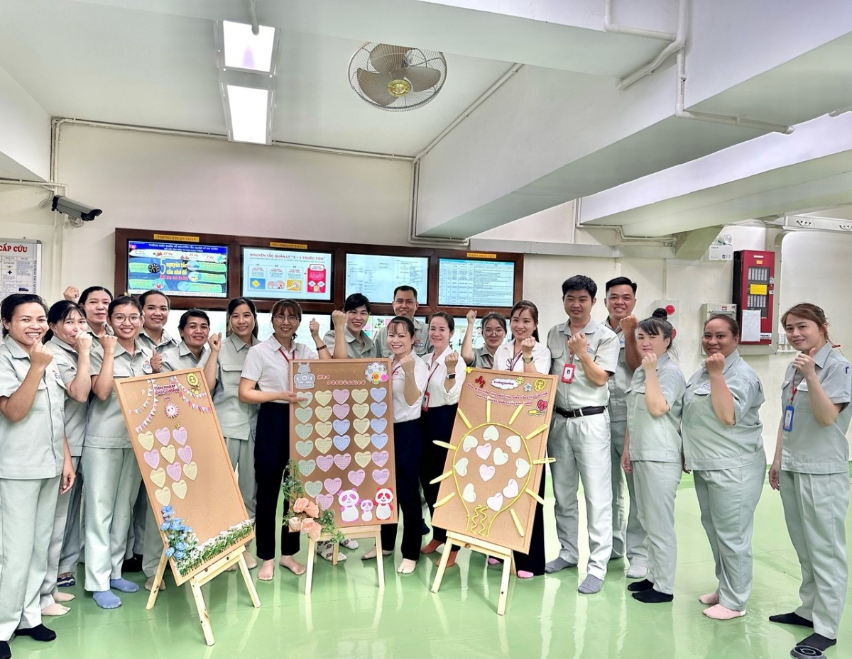 Nh&acirc;n vi&ecirc;n c&aacute;c ph&ograve;ng ban t&iacute;ch cực tham gia Chương tr&igrave;nh nội bộ chia sẻ về Mục đ&iacute;ch tồn tại.