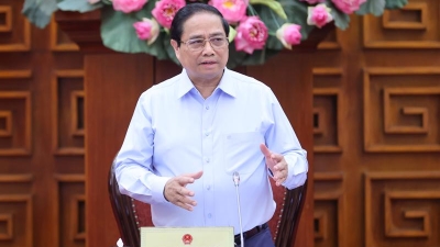 PM requests efforts to remove obstacles in legal documents