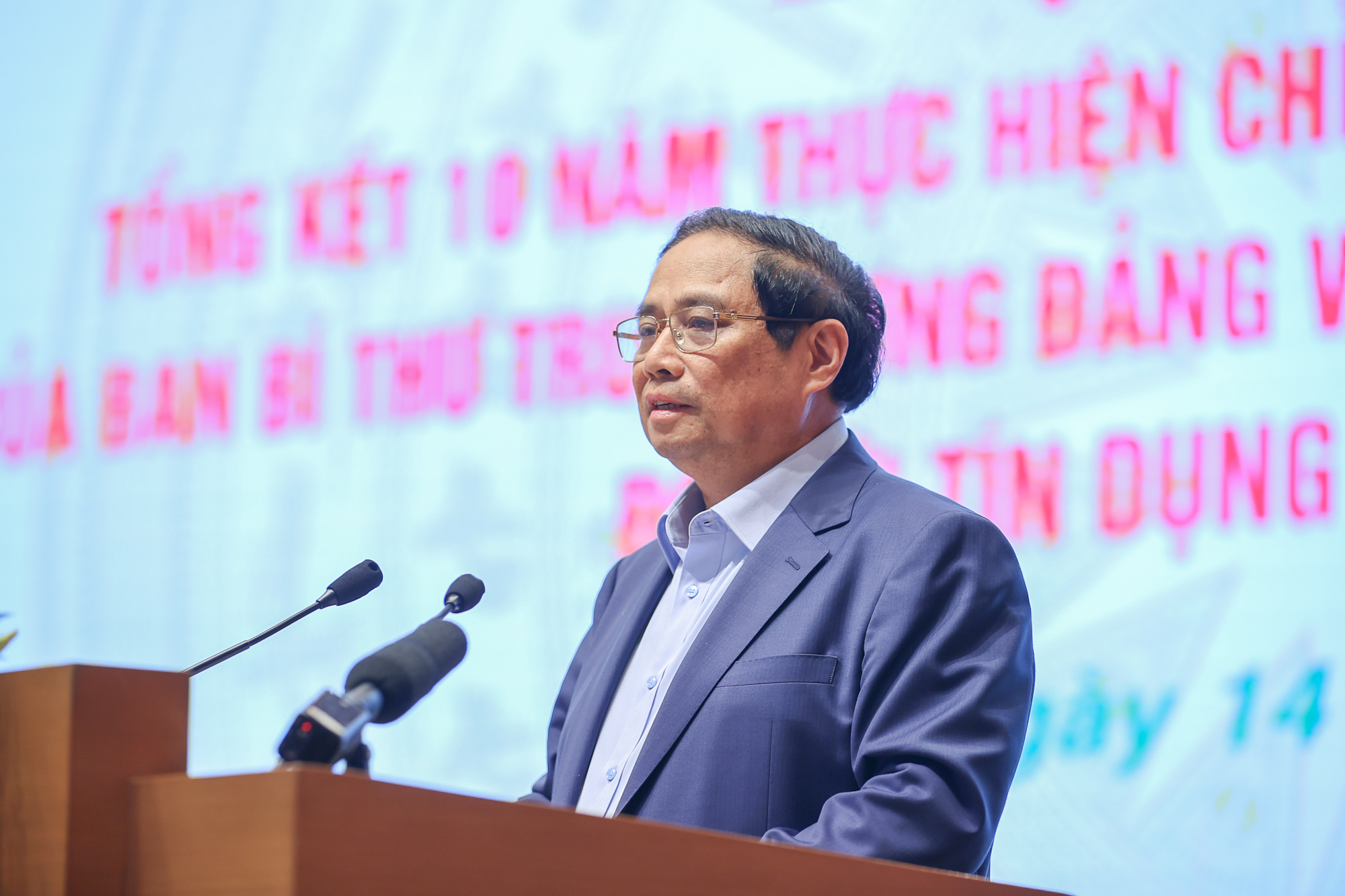 Thủ tướng Ch&iacute;nh Phủ Phạm Minh Ch&iacute;nh: 