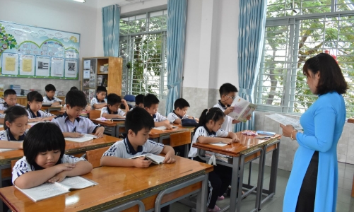 TP.HCM yêu cầu các trường tiểu học dạy không quá 7 tiết/ngày