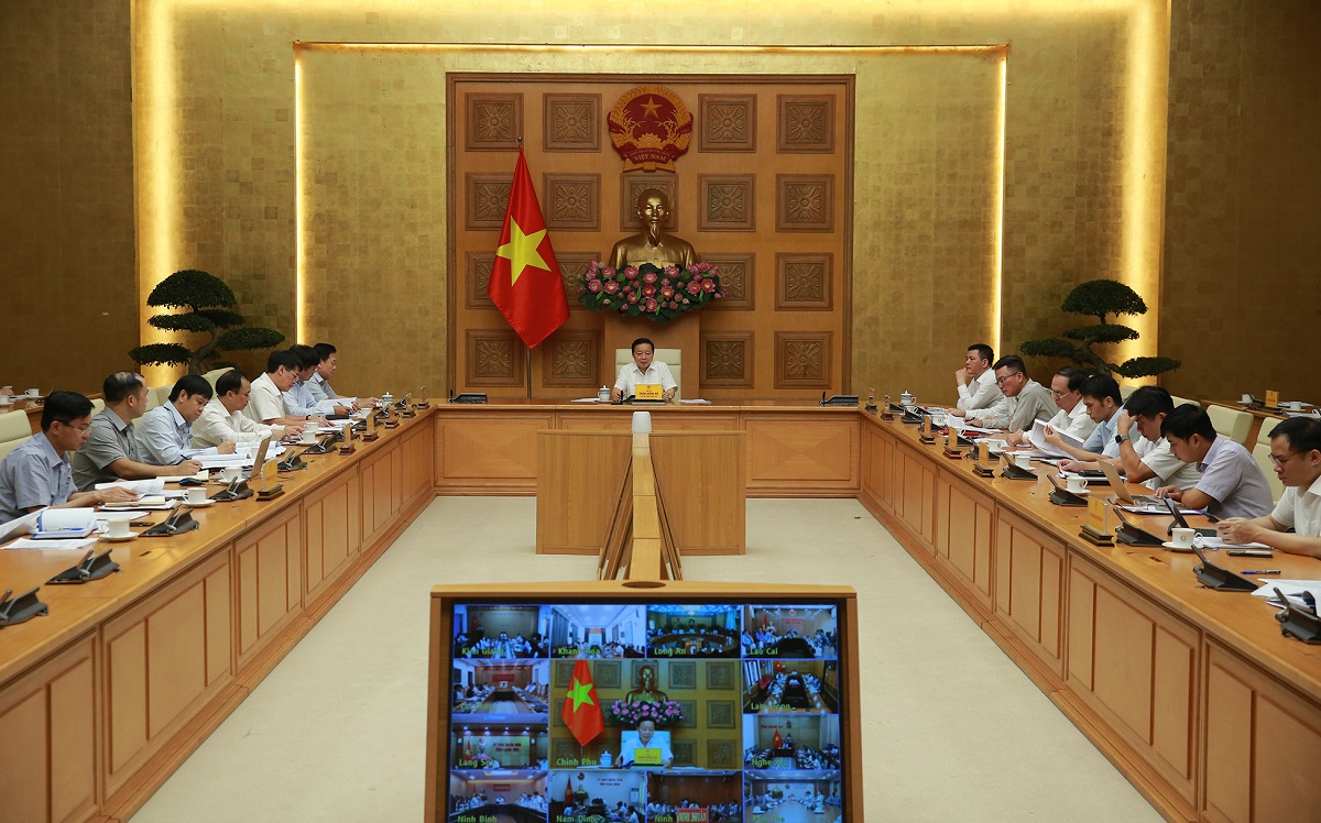 Phó Thủ tướng Trần Hồng Hà chủ trì cuộc họp nghe báo cáo việc ban hành bổ sung, cập nhật Kế hoạch thực hiện Quy hoạch Điện 8. Ảnh:VGP.