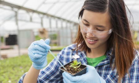 5 nữ sinh viên Việt Nam xuất sắc nhận học bổng toàn phần khối ngành STEM