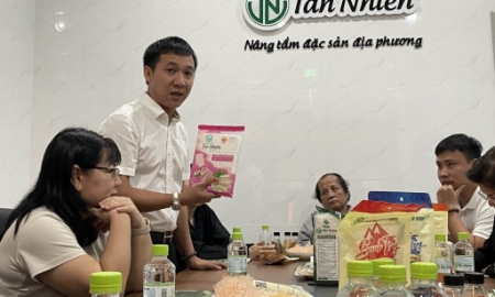 Chương trình Khởi nghiệp Xanh tham quan nhà máy bánh tráng Tân Nhiên - Ảnh minh họa.