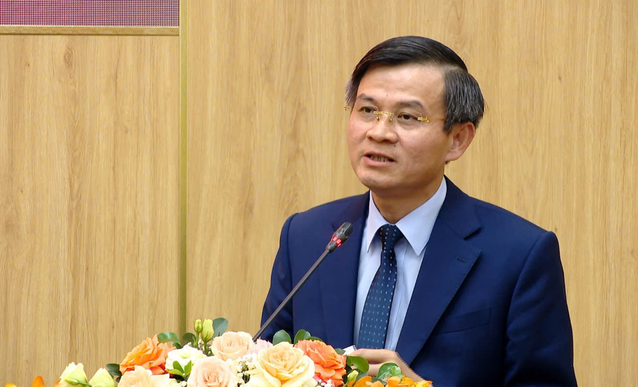 Bí thư Tỉnh ủy Đoàn Minh Huấn nhấn mạnh tài nguyên của Ninh Bình là di sản vì vậy các chính sách phát triển của Ninh Bình phải dựa trên khai thác lợi thế này. Ảnh: THNB.