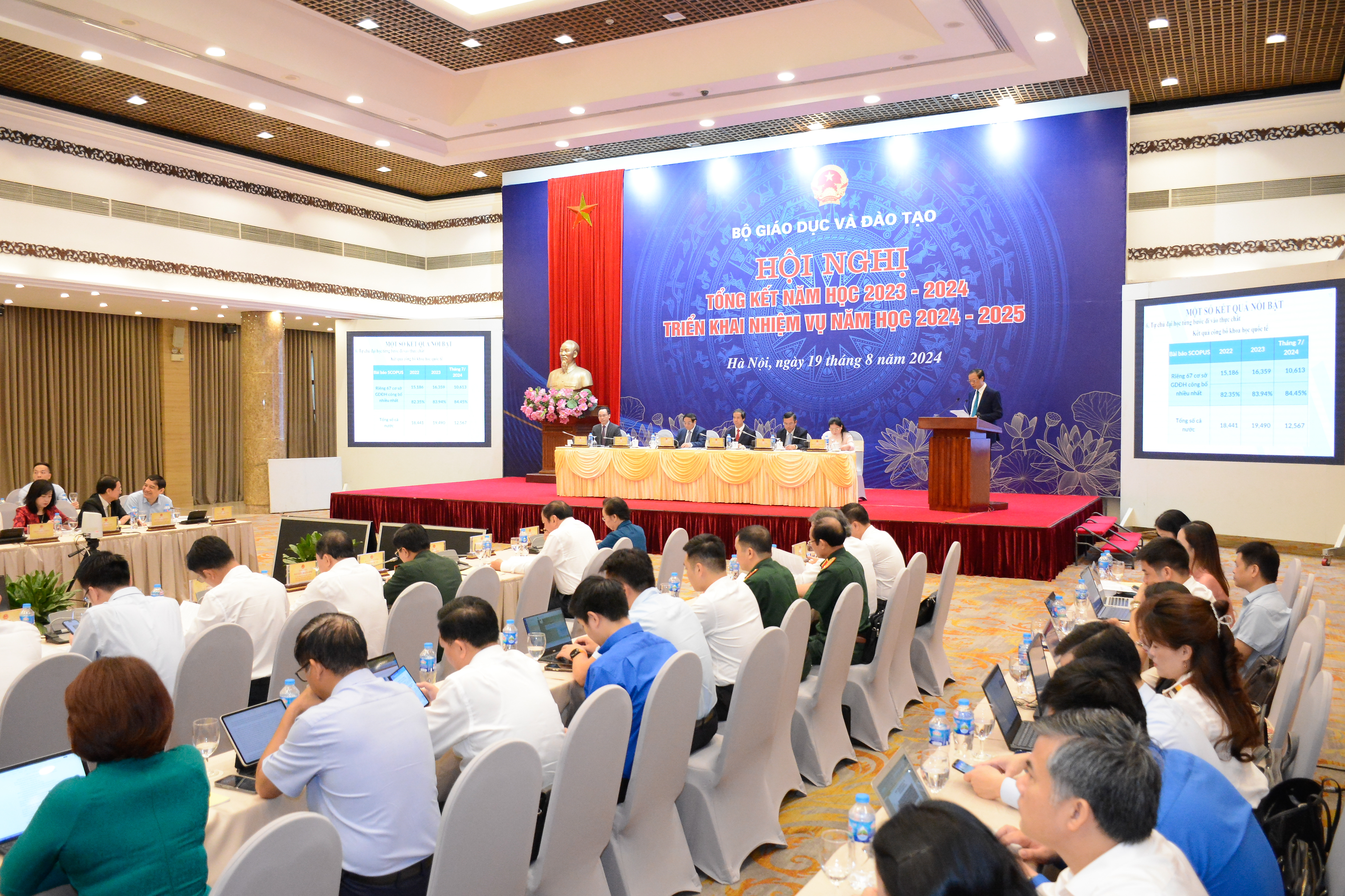 Các đại biểu dự Hội nghị.