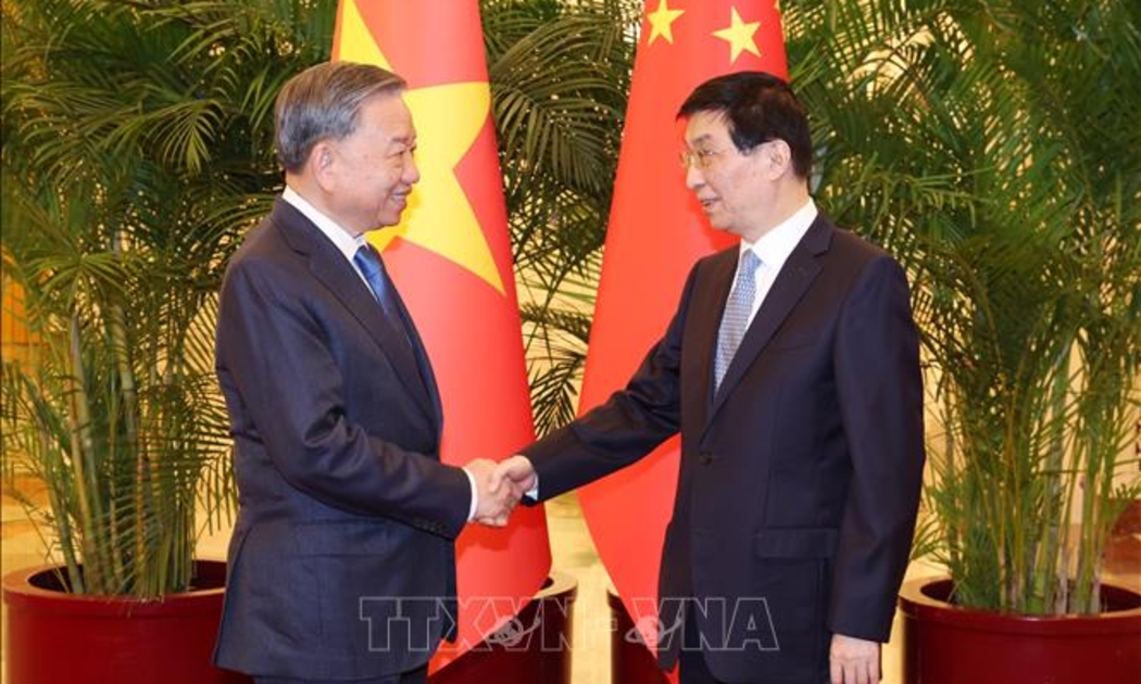 Tổng Bí thư, Chủ tịch nước Tô Lâm và Chủ tịch Chính hiệp toàn quốc Trung Quốc Vương Hộ Ninh - Ảnh: TTXVN
