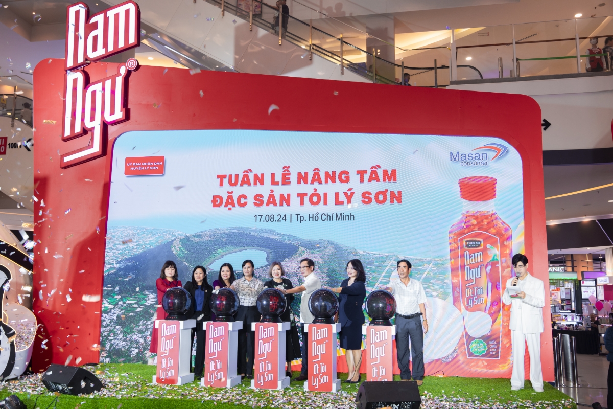 Lễ quảng b&aacute; tỏi L&yacute; Sơn ng&agrave;y 17/8 vừa qua tại Aeon T&acirc;n Ph&uacute; đ&atilde; diễn ra th&agrave;nh c&ocirc;ng rực rỡ với nhiều khoảnh khắc ấn tượng.