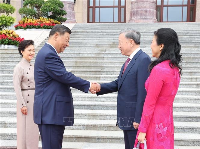 Tổng Bí thư, Chủ tịch nước Trung Quốc Tập Cận Bình và Phu nhân đón Tổng Bí thư, Chủ tịch nước Tô Lâm và Phu nhân - Ảnh: TTXVN