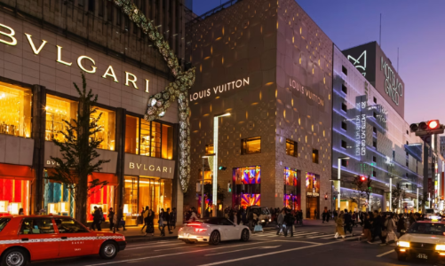 Thị trường xa xỉ châu Âu “vỡ bong bóng”, khách du lịch đổ xô tới Nhật Bản