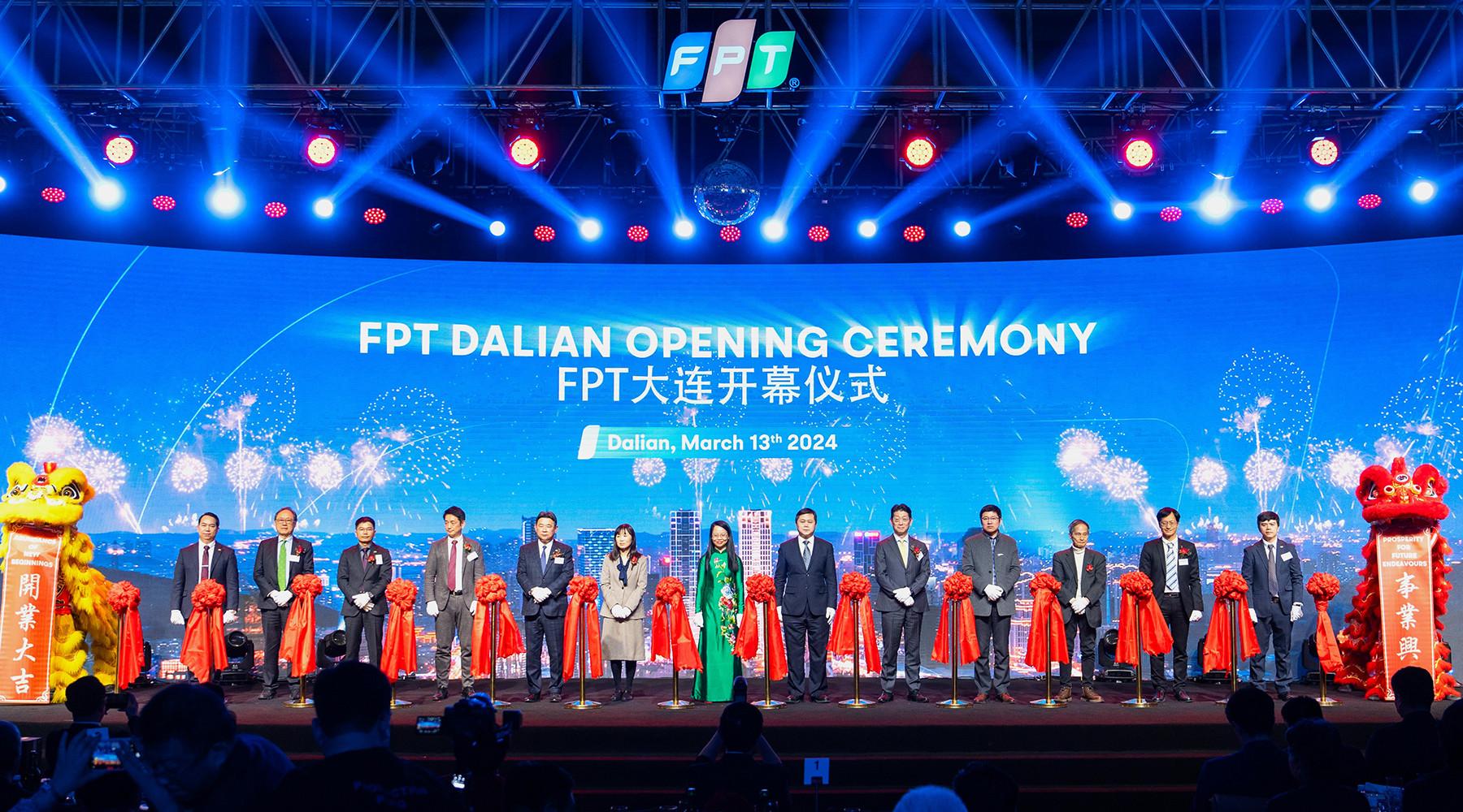 FPT liên tục mở rộng hiện diện tại 30 quốc gia và vùng lãnh thổ, lọt top 50 công ty dịch vụ CNTT khu vực châu Á Thái Bình Dương.