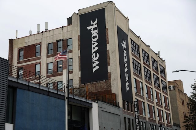 Công ty cho thuê không gian làm việc WeWork, huy động được khoảng 16 tỷ USD từ quỹ SoftBank và Vision Fund, đã đóng cửa vào tháng 11 vừa qua sau khi IPO vào năm 2021.