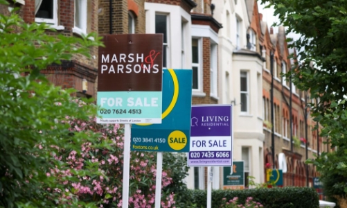 Thị trường bất động sản Anh khởi sắc nhờ lãi suất giảm