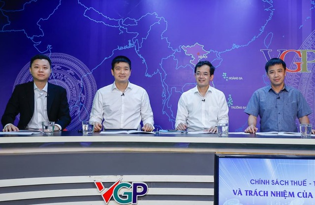 Đại diện cơ quan quản lý, doanh nghiệp trao đổi về những điểm mới của Dự thảo Luật Công nghiệp công nghệ số. Ảnh: Cổng Thông tin Chính phủ. 