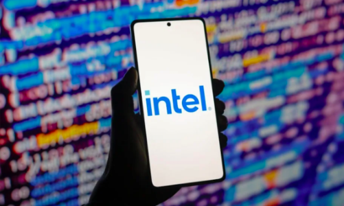 Lao động ngành bán dẫn: Sự trái ngược giữa Intel và Samsung