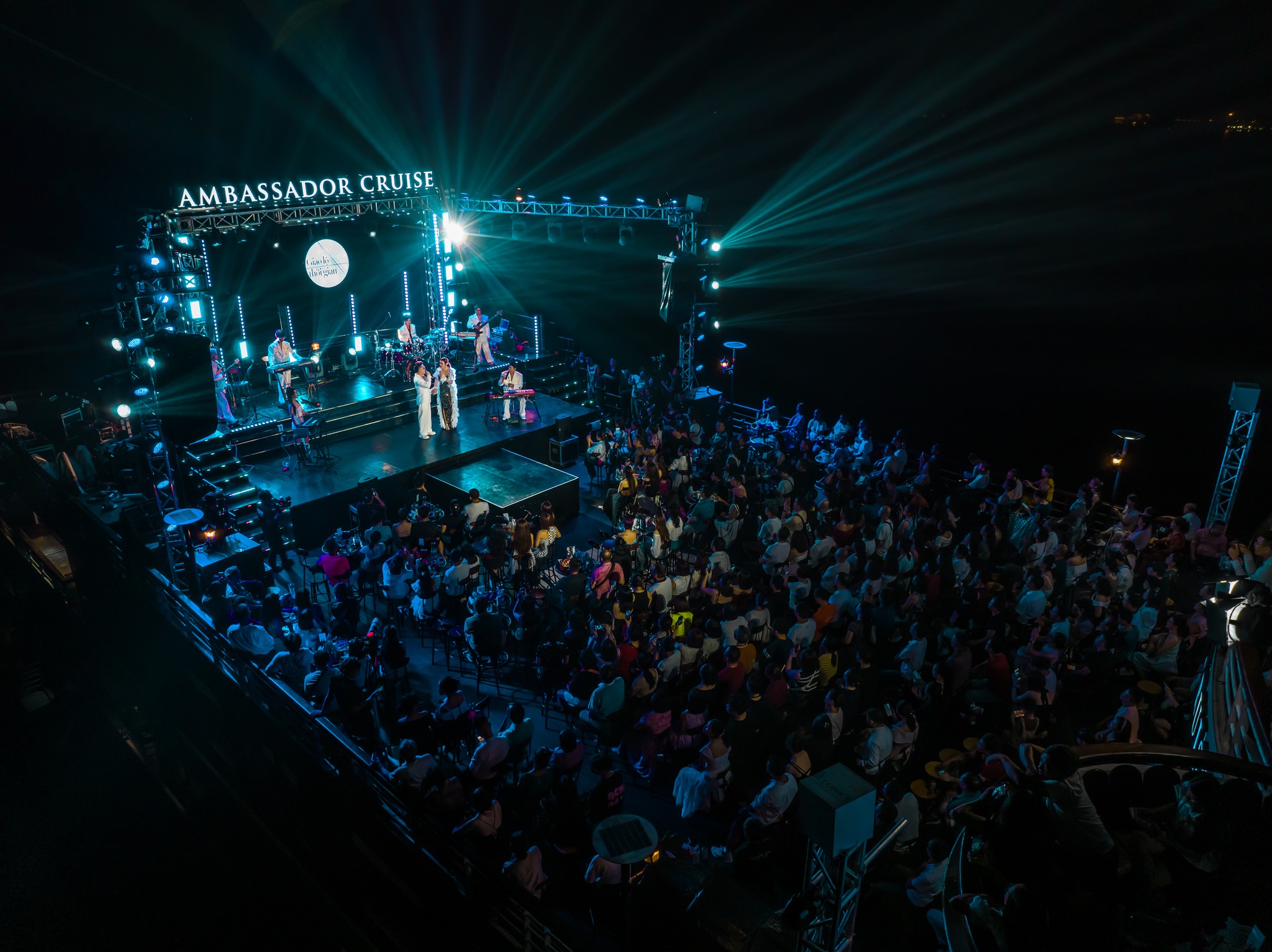 . C&aacute;c đ&ecirc;m nhạc kh&ocirc;ng chỉ gia tăng trải nghiệm du lịch về đ&ecirc;m, m&agrave; c&ograve;n l&agrave; 