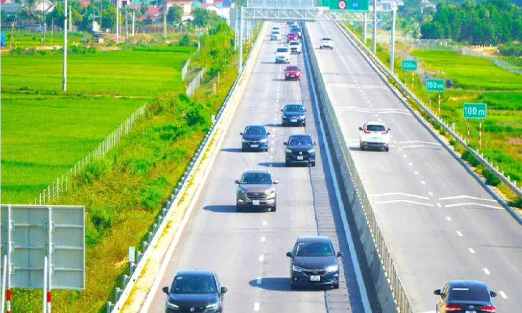 Các tuyến cao tốc trên có lưu lượng xe, nhu cầu vận tải lớn, cửa ngõ kết nối Hà Nội, TP.HCM, Cần Thơ với các địa phương cũng được điều chỉnh quy mô.