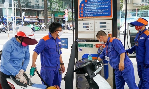 Đồng loạt giảm giá xăng dầu