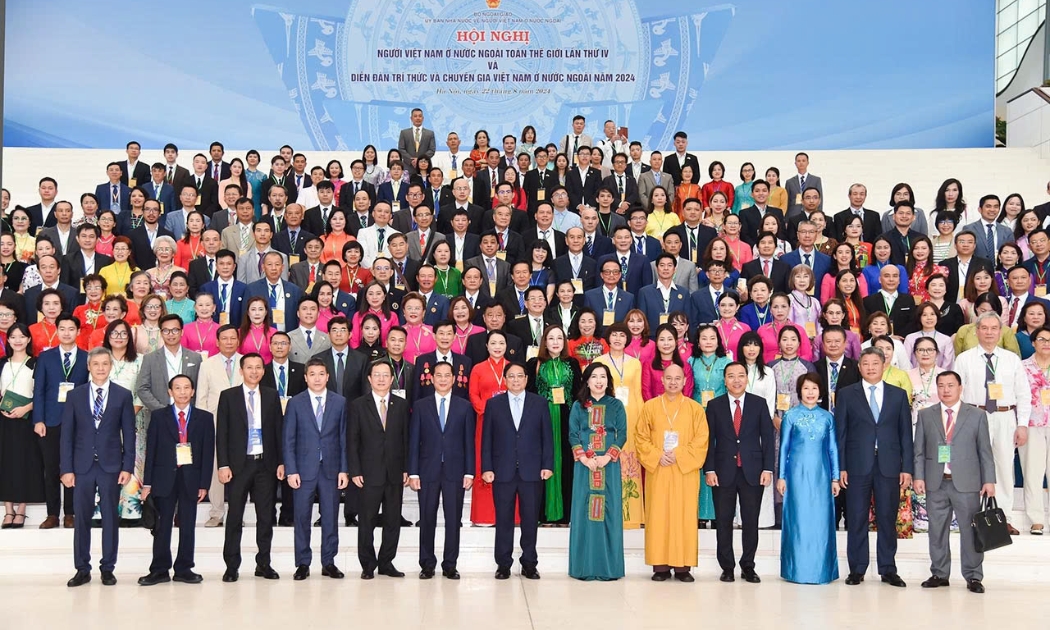 Thủ tướng Chính phủ Phạm Minh Chính tham dự Hội nghị Người Việt Nam ở nước ngoài toàn thế giới lần thứ IV. Ảnh: BNG.