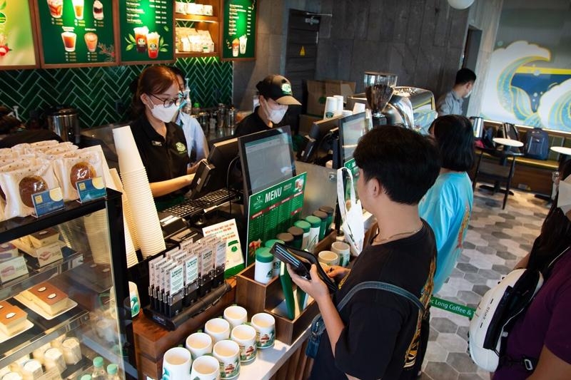 F&B sector posts 1H revenue of $16 bln