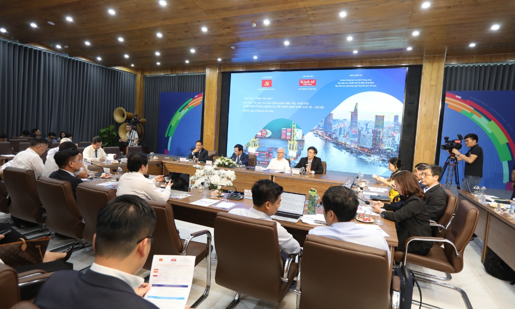 Hội thảo “Phát huy và nâng cao hiệu quả các nguồn lực tài chính phát triển kinh tế đất nước trong bối cảnh mới”. Ảnh: Việt Dũng