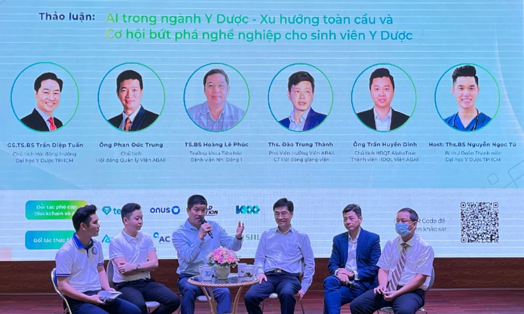 Tọa đàm “Ứng dụng AI trong ngành Y Dược - Xu hướng toàn cầu và thực tiễn tại Việt Nam”, sáng 24/8.