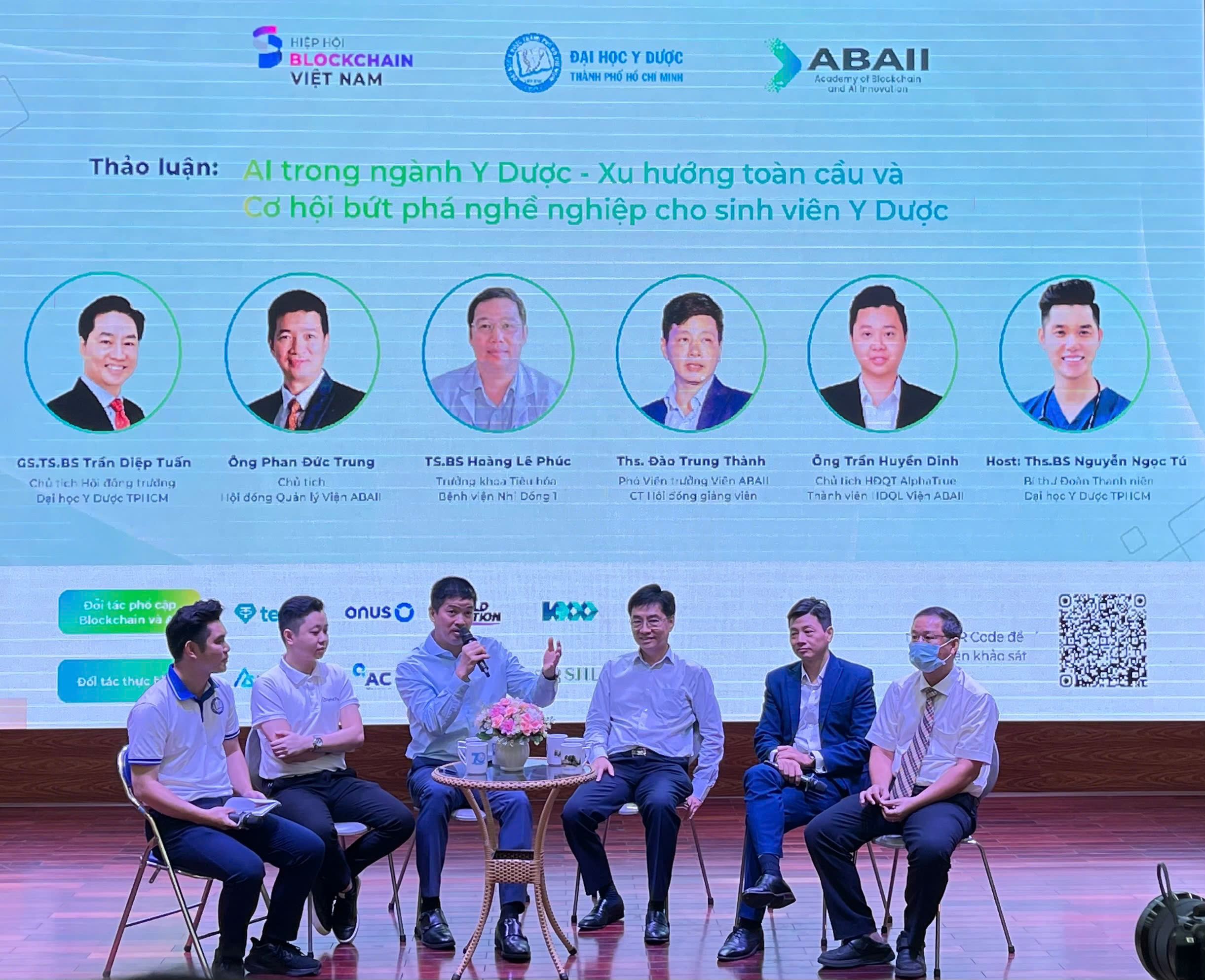 Tọa đàm “Ứng dụng AI trong ngành Y Dược - Xu hướng toàn cầu và thực tiễn tại Việt Nam”, sáng 24/8.