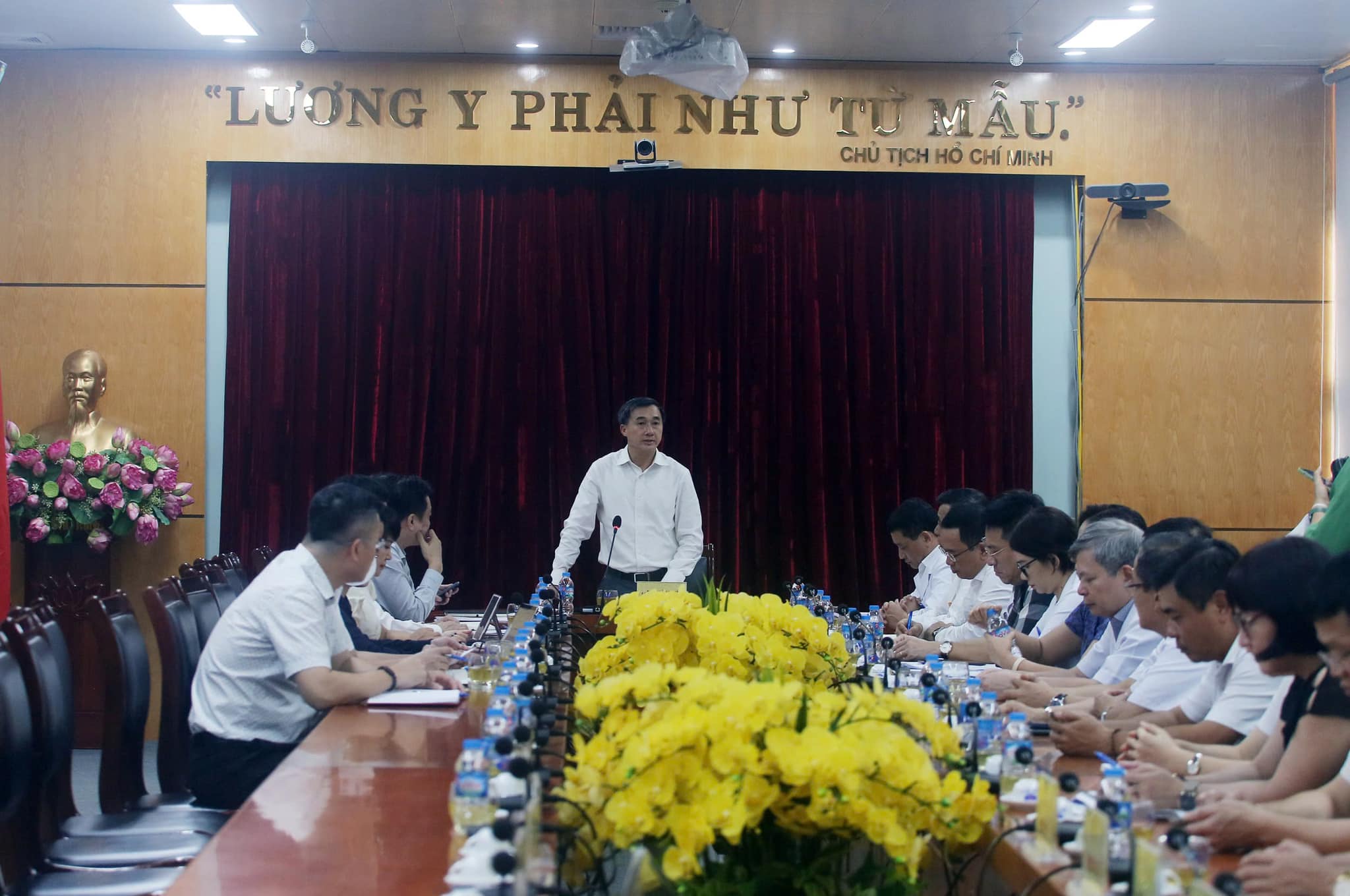 Đoàn công tác Bộ Y tế làm việc với Bệnh viện K về những thông tin phản ánh trên mạng xã hội.