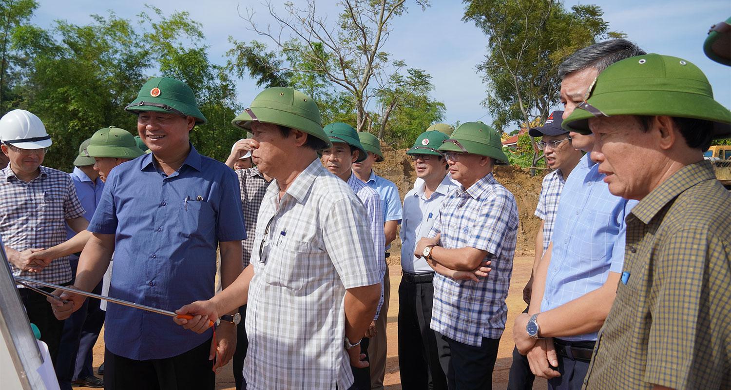 Chủ tịch UBND tỉnh Quảng Trị kiểm tra tình hình thực hiện dự án