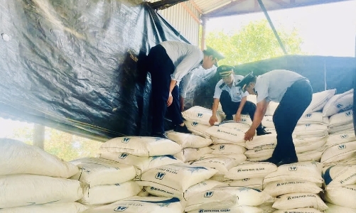 Gia tăng các vụ nhập lậu đường cát  